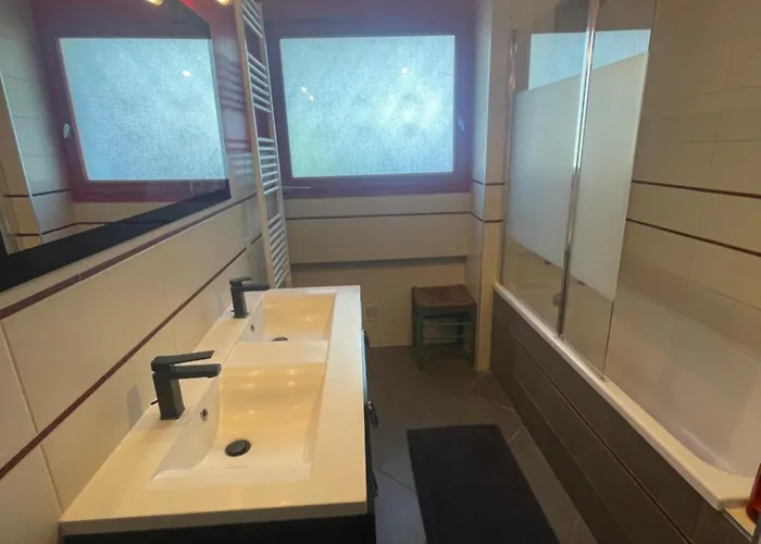 Maison De Proche Centre * La Rochelle (Charente-Maritime)